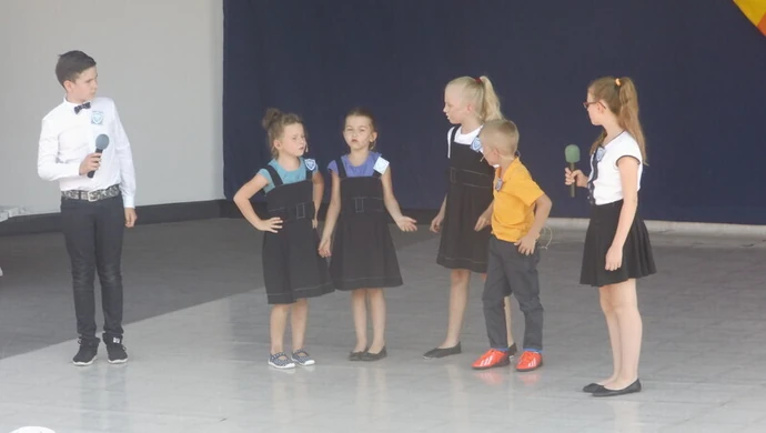 "Kolorowa szkoła" w miejskim amfiteatrze