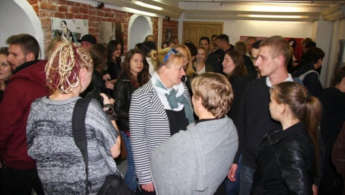 Zdjęcia wytatuowanych ludzi na PiotrkOFF Art Festival