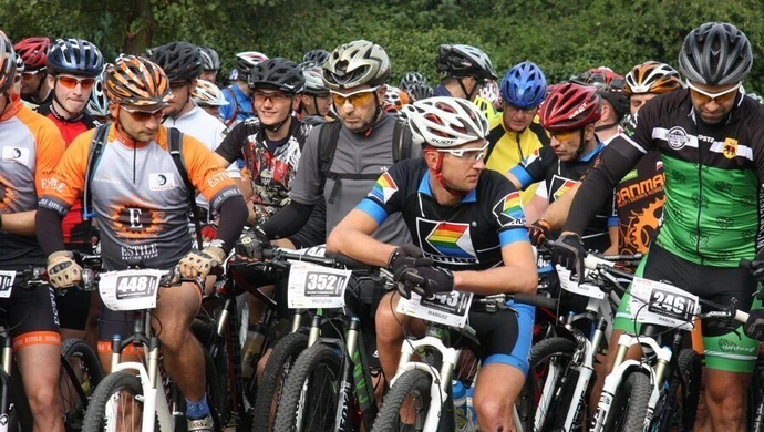 Świat na głowie w Sulejowie, czyli trochę sportu na Podklasztorzu