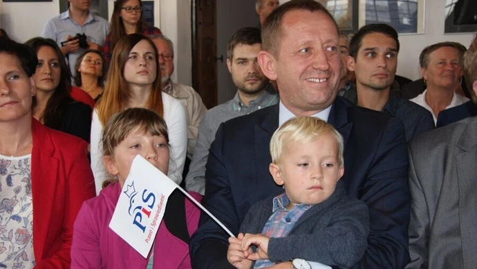 Drużyna PiS pewna zwycięstwa! Konwencja partii na Zamku w Piotrkowie