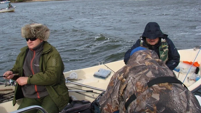 Złowili 3 szczupaki i 130 okoni 