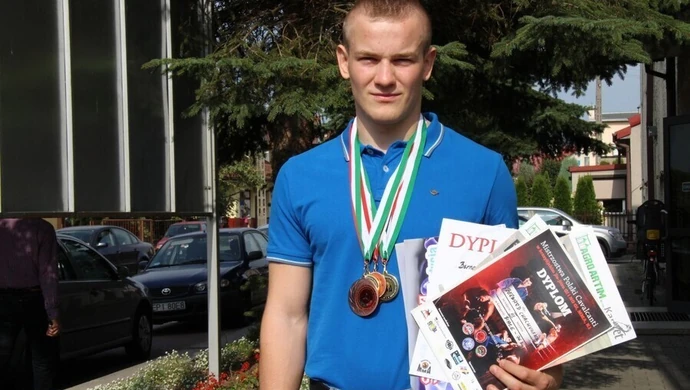 Zaczynał w garażu, dziś sprowadza przeciwników do parteru