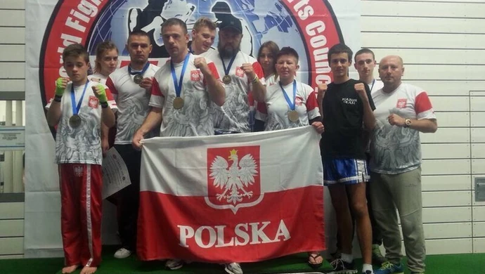 Podwójne uderzenie wojowników Marky-Mark