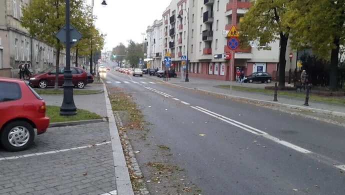 Dlaczego liście zalegają na ulicach? 