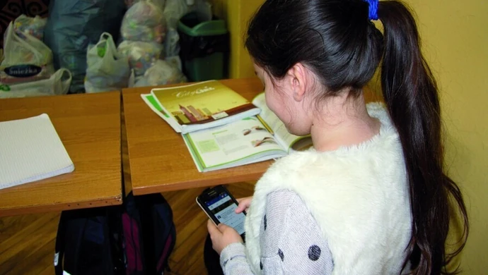 W gimnazjum nie pogadasz przez telefon