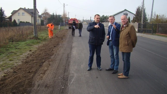 W partnerstwie odnawiają powiatową sieć drogową    