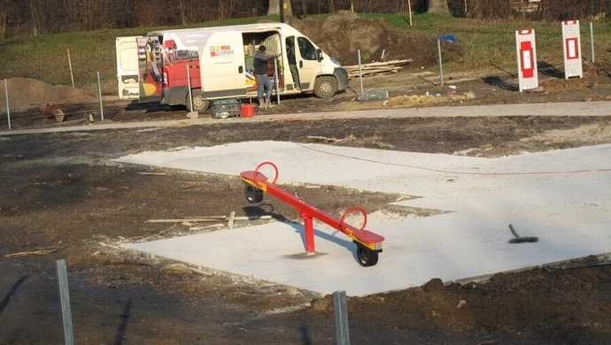 Plac rozrywki na cyklodromie prawie gotowy 