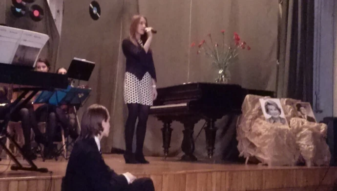 Zasłuchani we "Wspomnień czar" w I LO