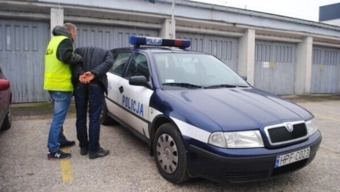 Napadli na stację paliw w Woli Krzysztoporskiej