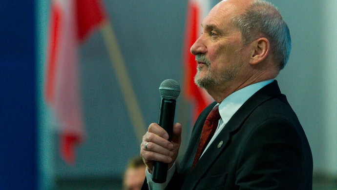 Minister obrony narodowej w swoim okręgu wyborczym