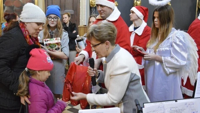 Blisko 300 dzieci otrzymało świąteczne podarunki