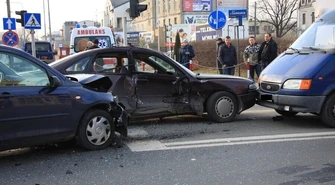 Zderzyły się trzy auta. Jeden z kierowców był pijany