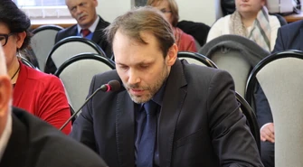 Zrezygnował ze stanowiska wiceburmistrza, zostaje radnym w Piotrkowie