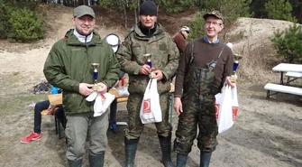 Wędkarze sprzątali i grillowali