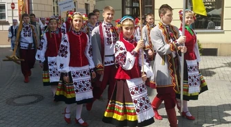 Parada Miast Partnerskich przeszła przez centrum Piotrkowa 