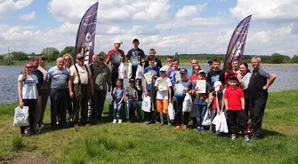 Wędkowali z okazji Dnia Dziecka 