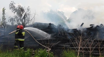 Płonęły podkłady kolejowe przy ul. Czarnej