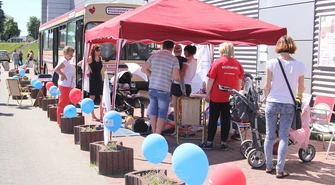 Przed Intermarche oddawali krew dla Polski!