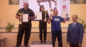 Kolejny świetny występ zapaśniczek AKS Piotrków 