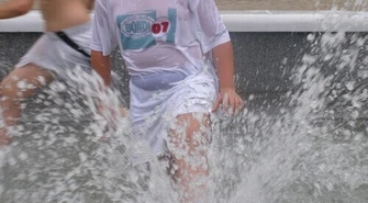 Fontanna nie dla psów i dzieci w pampersach! Czy regulamin powstrzyma przed kąpielą?