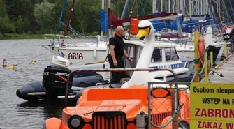 Wyciągnęli z wody dwóch mężczyzn 
