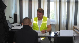 Włączył się alarm, nie zdążyli ukraść alkoholu  