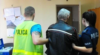 Uderzył kolegę w tył głowy... siekierą 