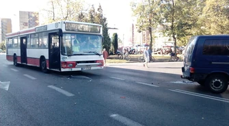 Zderzenie "emzetki" i volkswagena