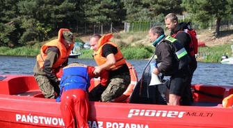 Rybacka i pożarna ćwiczyły na Zalewie 