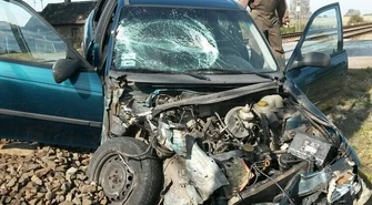 Pociąg uderzył w samochód osobowy