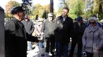 Spacer po Piotrkowskich Powązkach