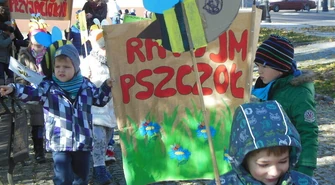 Przedszkolaki w sprawie pszczół 