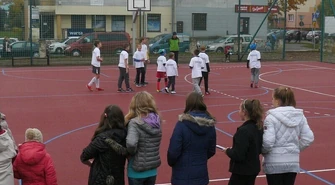 Piotrkowskie szkoły nie mają boisk z prawdziwego zdarzenia 