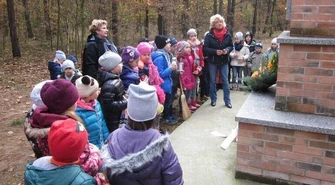 Lekcja historii w Pieńkach Karlińskich 