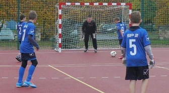 Kiedyś dwa ognie i skoki przez skrzynię, a dziś? Wf w piotrkowskich szkołach