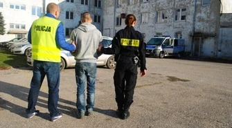 Rozbój na dworcu. 23-letni piotrkowianin napadł na kobietę 