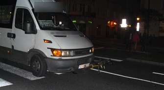  19-letni rowerzysta potrącony na przejściu dla pieszych