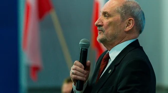 Minister obrony narodowej w swoim okręgu wyborczym