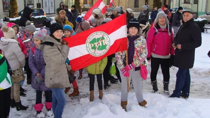Pieszy rajd i dokarmianie zwierząt, czyli „Puchowy śniegu tren”