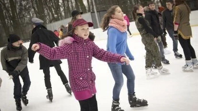 Będą ślizgać się do północy 