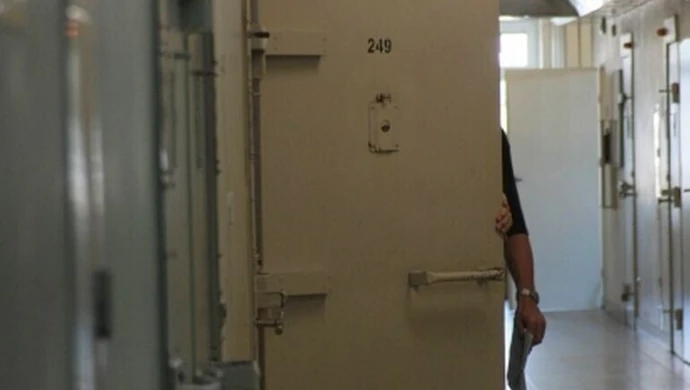 Więźniowie z piotrkowskiego aresztu skarżą się na swój los