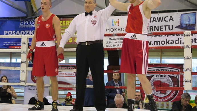 Skrzyżowali rękawice na moszczenickiej ziemi