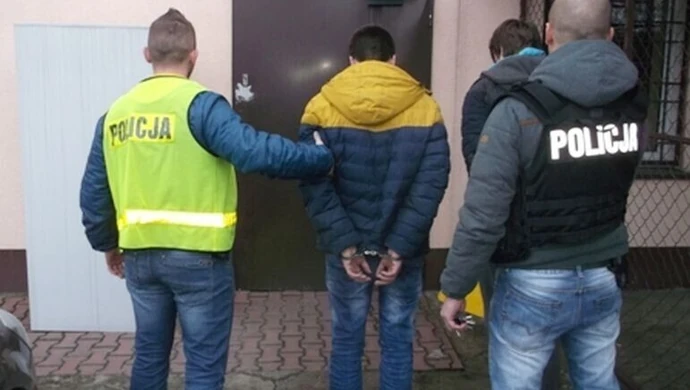 Pobicie przed sklepem w Moszczenicy 