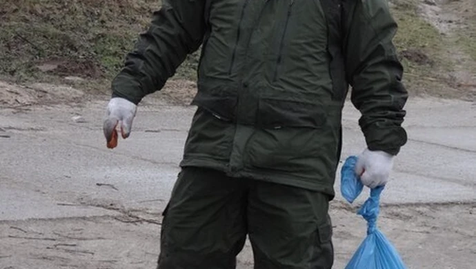 Sezon wędkarski zaczęli od sprzątania