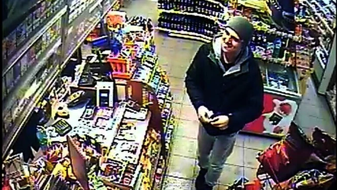 Wprowadził w obieg fałszywe 10-złotówki. Rozpoznajesz go? 