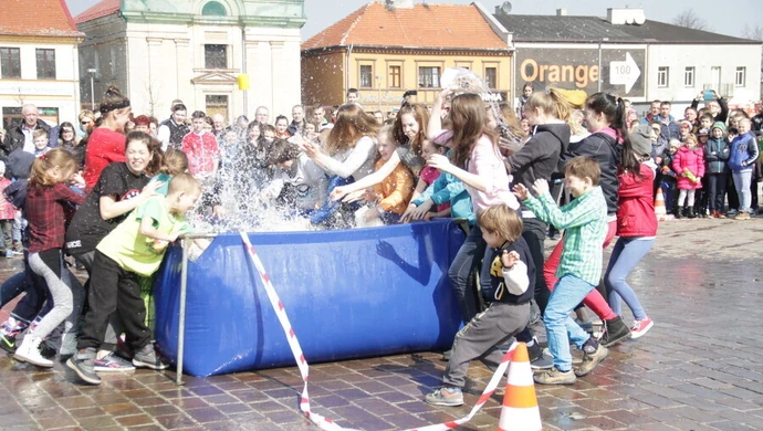 Tomaszów. Bitwa na gąbki