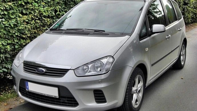 Ford C-MAX &#8211; doskonałe auto rodzinne