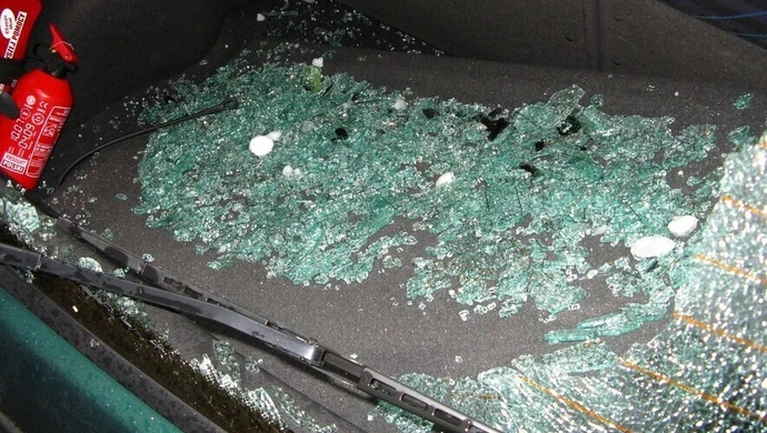 Widziałeś jak wybijali szyby w samochodach? 