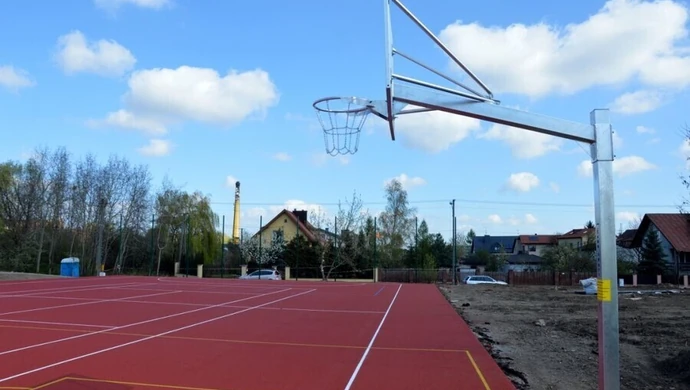 „Obywatelskie” boisko przy Ceramicznej prawie gotowe
