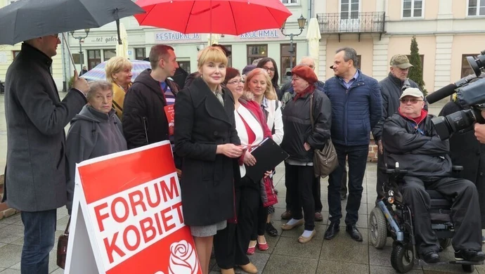 &#8222;O życiu osobistym Polek nie mogą decydować panowie w czarnych sukmanach&#8221;